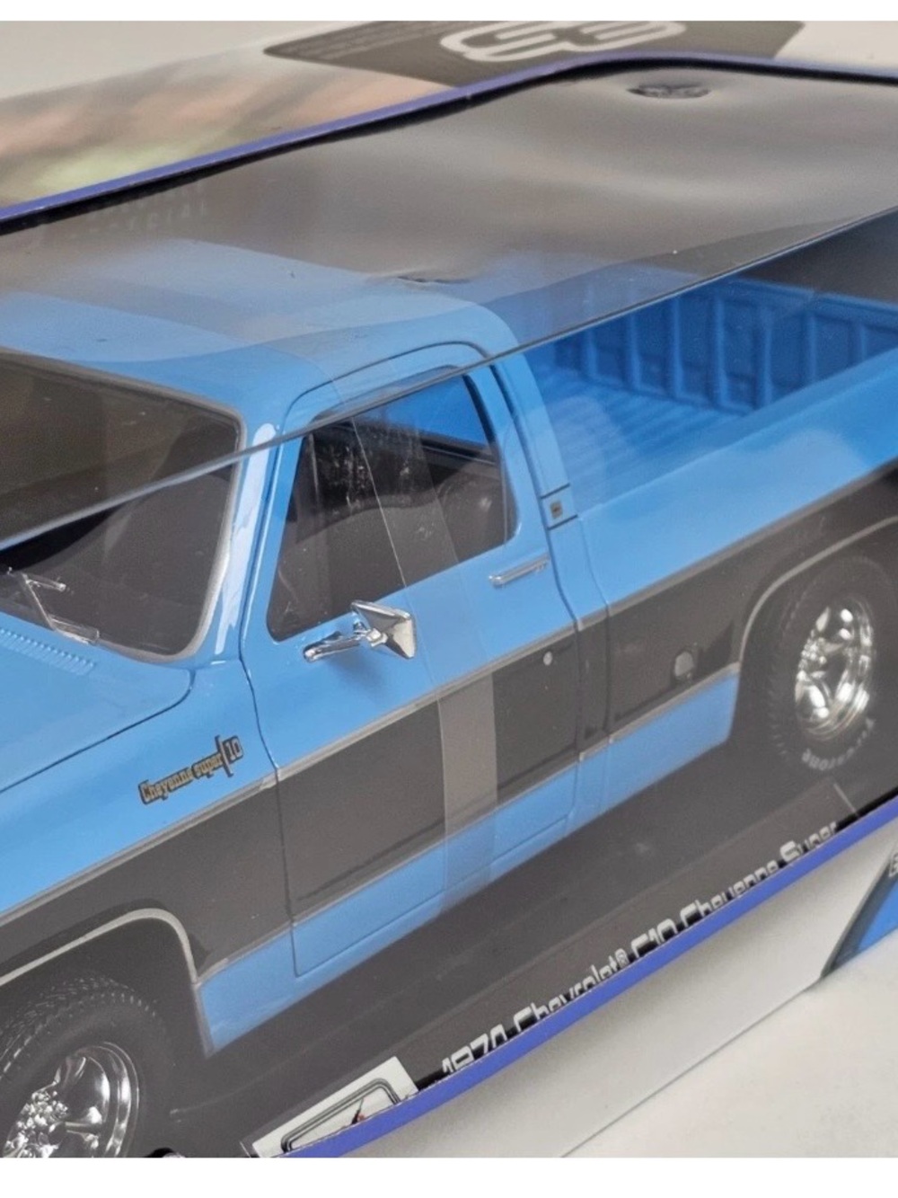 Maisto C10. Chevrolet Die-Cast Classic Pickup Truck Toy in Blue - 1:18